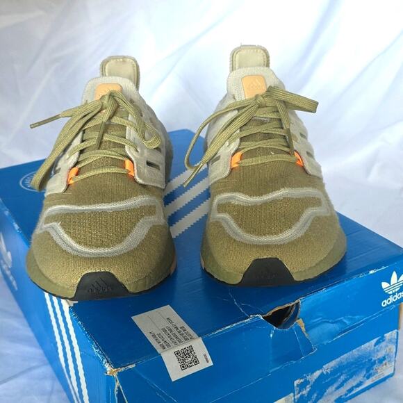 Adidas Mens 7.5 Ultraboost 22 Running Athletic Shoe in Green Orange - Picture 5 of 16